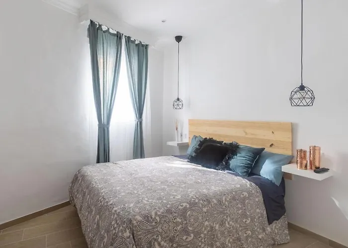 Holidays2malaga Carril & Wifi Fibra 5g Ideal Trabajar & Tv Satelite